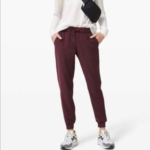LULULEMON/ ON THE FLY JOGGER